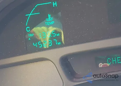 2001 Cadillac Deville Standard z USA, uszkodzony, nr VIN 1GEEH90Y51U550269